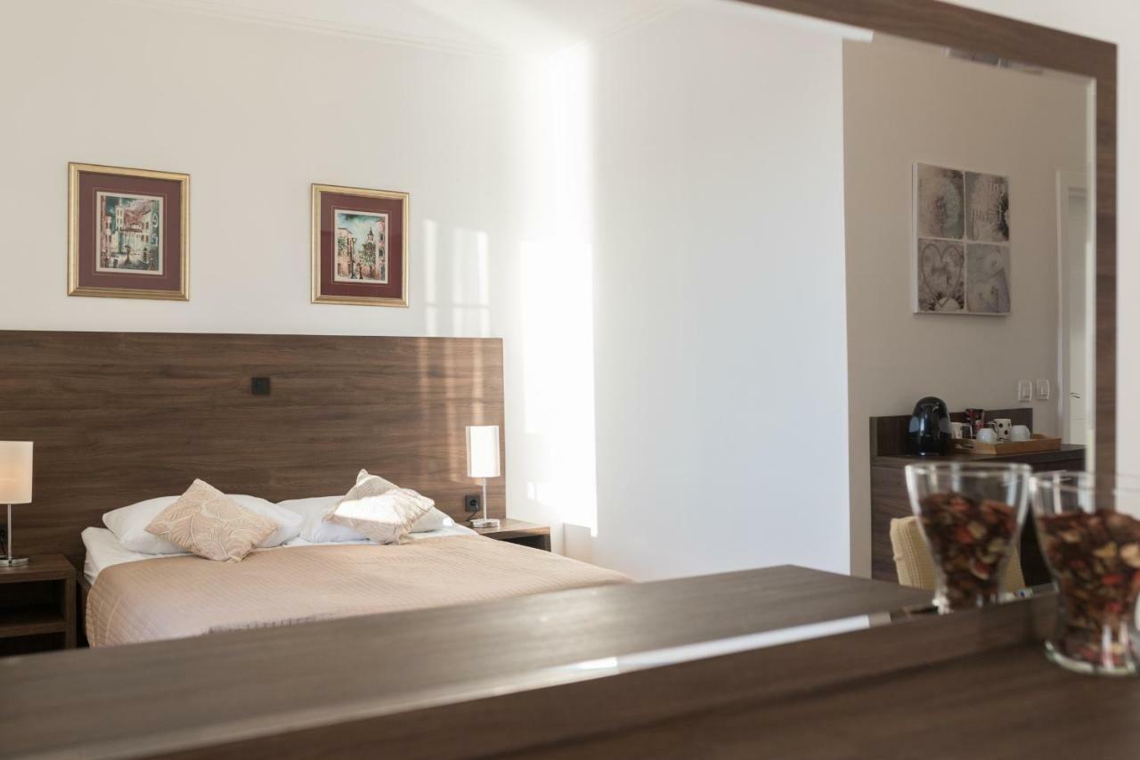 Accommodation Iva Zara Esterno foto